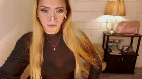 Snapshot of 1bigsurprise4you chatting on 12/30/24, 03:14 angel online show from 12/30/24, 03:14