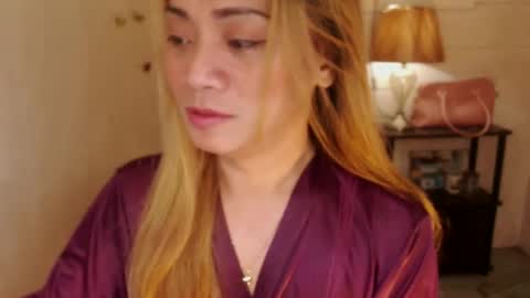 Snapshot of 1bigsurprise4you chatting on 01/06/25, 10:05 angel online show from 01/06/25, 10:05