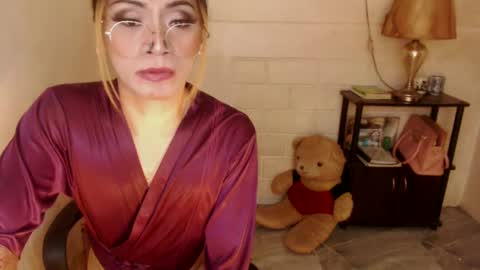 Snapshot of 1bigsurprise4you chatting on 02/14/25, 10:04 angel online show from 02/14/25, 10:04