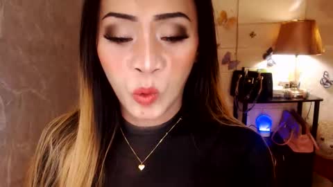 Snapshot of 1bigsurprise4you chatting on 09/24/25, 04:27 angel online show from 09/24/25, 04:27