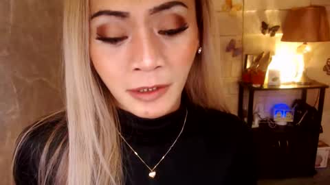 Snapshot of 1bigsurprise4you chatting on 11/19/25, 07:03 angel online show from 11/19/25, 07:03