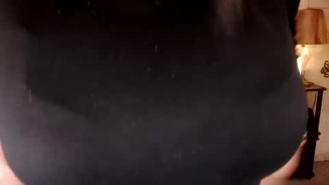 Snapshot of 1bigsurprise4you chatting on 11/21/25, 08:29 angel online show from 11/21/25, 08:29