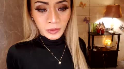 Snapshot of 1bigsurprise4you chatting on 01/11/26, 03:22 angel online show from 01/11/26, 03:22