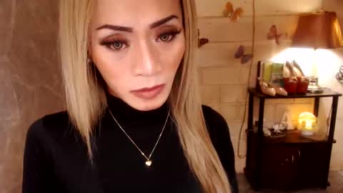 Snapshot of 1bigsurprise4you chatting on 03/18/26, 12:25 angel online show from 03/18/26, 12:25