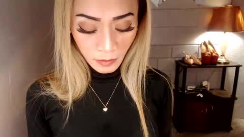 Snapshot of 1bigsurprise4you chatting on 03/24/26, 03:22 angel online show from 03/24/26, 03:22