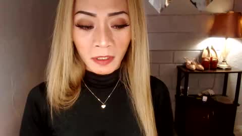 Snapshot of 1bigsurprise4you chatting on 03/25/26, 09:54 angel online show from 03/25/26, 09:54