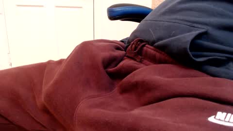 Snapshot of 1dad2plz chatting on 02/25/25, 02:33 i erupt if you suck ur nipples 4 me and look at the camera while watching me online show from 02/25/25, 02:33