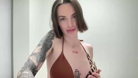 Snapshot of 1dove chatting on 03/22/26, 09:51 DOVE online show from 03/22/26, 09:51