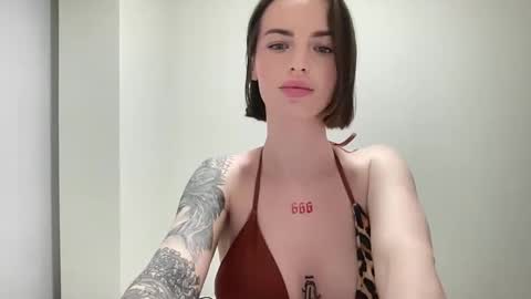 Snapshot of 1dove chatting on 04/07/26, 10:09 DOVE online show from 04/07/26, 10:09