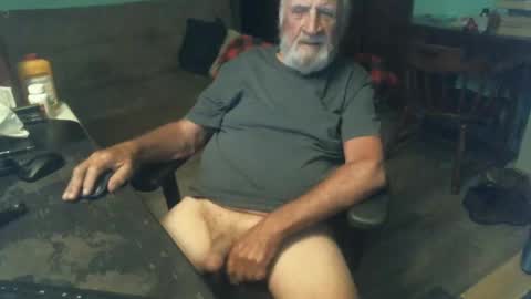 Snapshot of 1handyanddee chatting on 02/16/25, 02:09 1handyanddee online show from 02/16/25, 02:09