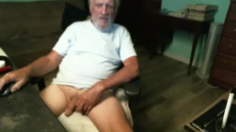 Snapshot of 1handyanddee chatting on 10/23/25, 12:54 1handyanddee online show from 10/23/25, 12:54