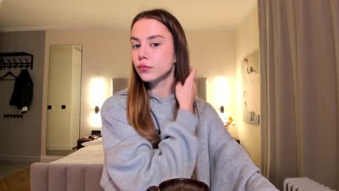 Snapshot of 1i1ypa1mer chatting on 12/12/24, 05:59 Lily 3 online show from 12/12/24, 05:59