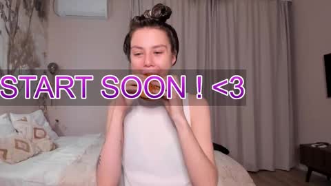 Snapshot of 1i1ypa1mer chatting on 11/04/25, 03:44 Lily 3 online show from 11/04/25, 03:44