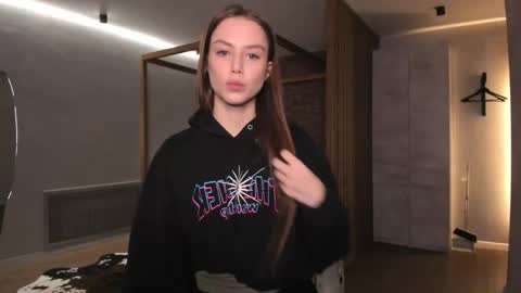 Snapshot of 1i1ypa1mer chatting on 11/14/25, 12:37 Lily 3 online show from 11/14/25, 12:37