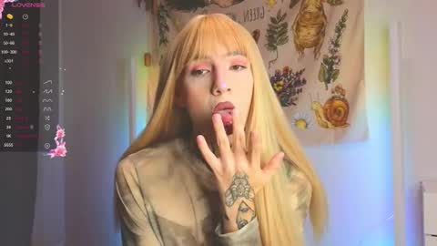 Michelle online show from 09/20/25, 02:07