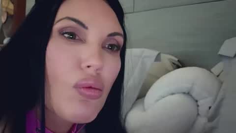 Snapshot of 1lovely1 chatting on 02/15/26, 07:51 Onna online show from 02/15/26, 07:51