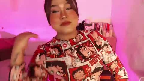 Snapshot of 1lovelymess chatting on 04/21/26, 03:02 1lovelymess online show from 04/21/26, 03:02