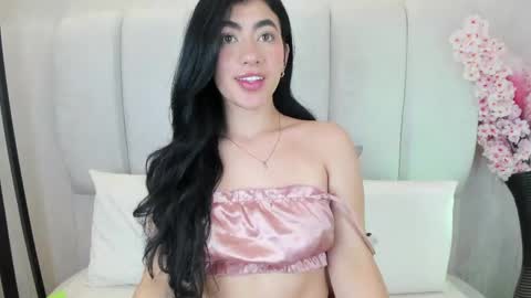 Snapshot of 1m_emily chatting on 04/27/26, 09:46 . online show from 04/27/26, 09:46