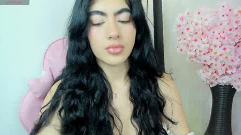 Snapshot of 1m_emily chatting on 05/23/26, 09:30 . online show from 05/23/26, 09:30