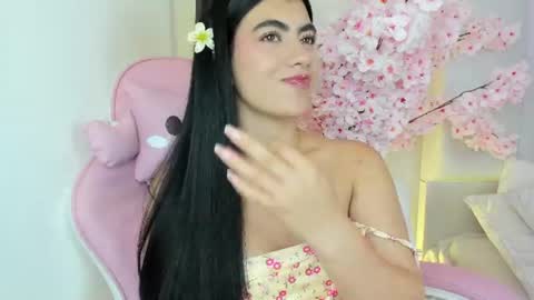 Snapshot of 1m_emily chatting on 06/11/26, 12:32 . online show from 06/11/26, 12:32