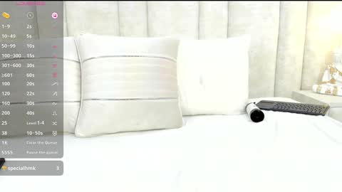 Nahomi online show from 01/11/25, 10:07