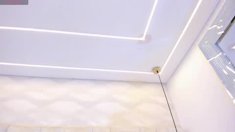 Snapshot of 1m_nahomi chatting on 04/19/26, 10:56 Nahomi online show from 04/19/26, 10:56