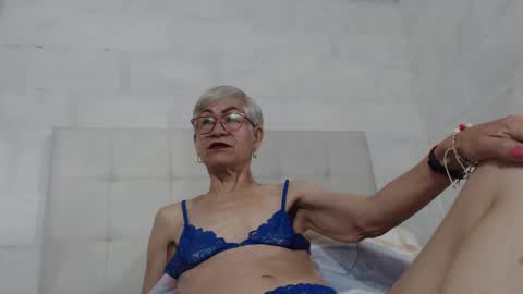 Miss Monserrate online show from 02/06/25, 01:43