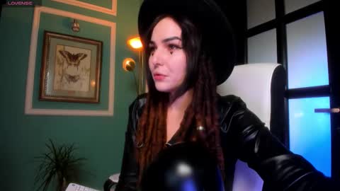 Moona  online show from 11/15/25, 01:07