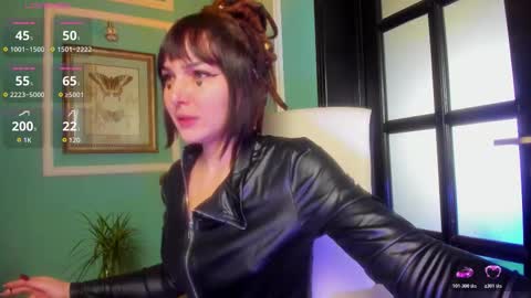 Moona  online show from 11/26/25, 09:43