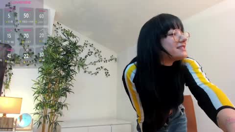 Moona  online show from 04/02/26, 05:54