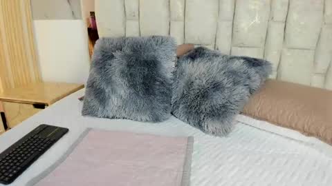 Snapshot of 1naughty_milf chatting on 05/05/26, 01:30 Luisa online show from 05/05/26, 01:30