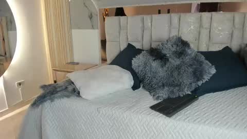Snapshot of 1naughty_milf chatting on 05/21/26, 11:39 Luisa online show from 05/21/26, 11:39