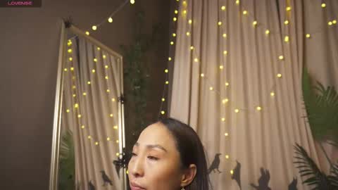 Snapshot of 1reisatumi chatting on 10/30/25, 01:23 Rei online show from 10/30/25, 01:23