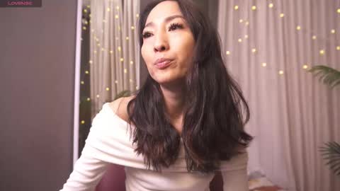 Snapshot of 1reisatumi chatting on 12/16/25, 09:09 Rei online show from 12/16/25, 09:09