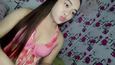 Snapshot of 1sexy_kim69 chatting on 04/22/26, 04:52 1sexy_kim69 online show from 04/22/26, 04:52