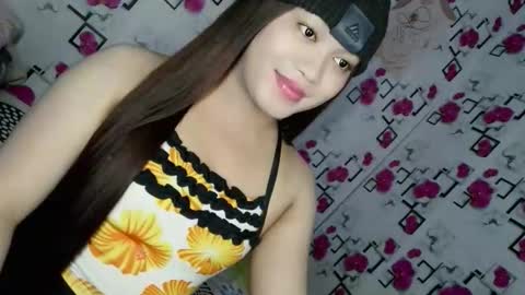 Snapshot of 1sexy_kim69 chatting on 04/23/26, 05:15 1sexy_kim69 online show from 04/23/26, 05:15