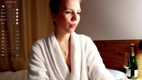 Snapshot of 1slavicdoll chatting on 09/14/25, 01:05 VICTORIA online show from 09/14/25, 01:05