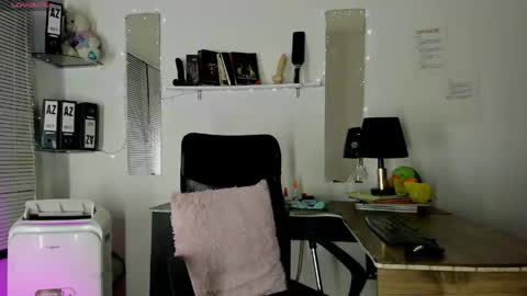 Snapshot of 1sweetvaleria1 chatting on 06/10/26, 01:17 1sweetvaleria1 online show from 06/10/26, 01:17