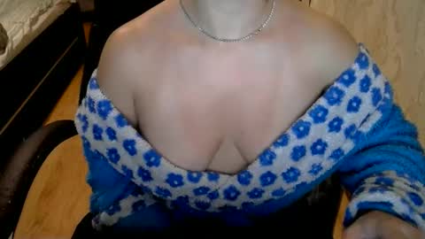 Snapshot of 1your_hot_girls chatting on 02/04/25, 05:23 1your_hot_girls online show from 02/04/25, 05:23
