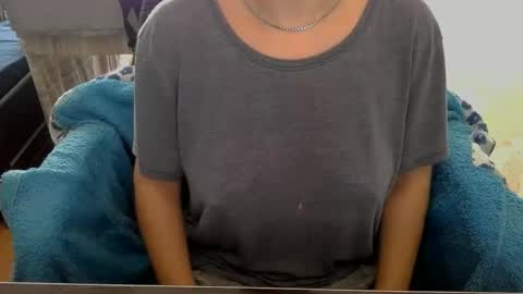 Snapshot of 1your_hot_girls chatting on 02/24/25, 10:37 1your_hot_girls online show from 02/24/25, 10:37