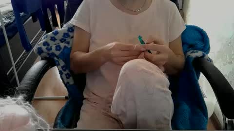 Snapshot of 1your_hot_girls chatting on 03/05/25, 12:33 1your_hot_girls online show from 03/05/25, 12:33