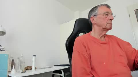 Snapshot of 200gentleman chatting on 04/10/26, 11:59 Henk online show from 04/10/26, 11:59