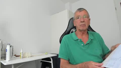 Snapshot of 200gentleman chatting on 06/03/26, 12:30 Henk online show from 06/03/26, 12:30