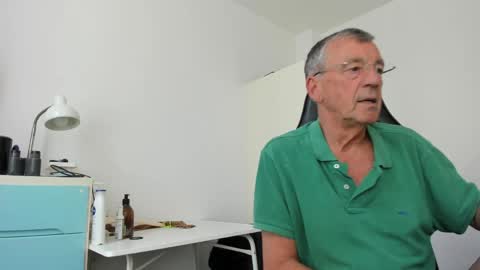 Snapshot of 200gentleman chatting on 06/05/26, 03:07 Henk online show from 06/05/26, 03:07