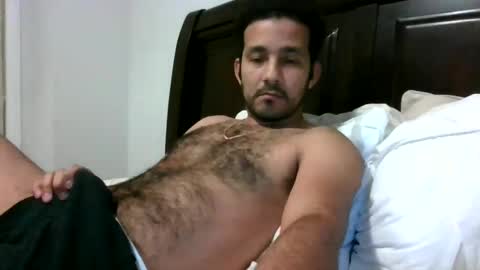 Snapshot of 2022felipe chatting on 12/18/24, 02:42 2022felipe online show from 12/18/24, 02:42
