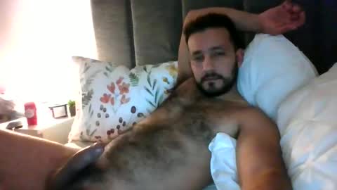 Snapshot of 2022felipe chatting on 01/08/25, 05:05 2022felipe online show from 01/08/25, 05:05