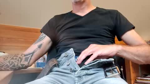 Snapshot of 22_acacia_avenue chatting on 09/17/25, 01:13 22_acacia_avenue online show from 09/17/25, 01:13