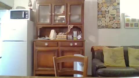 22esserre online show from 01/15/25, 03:29