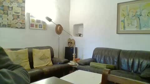 22esserre online show from 01/22/25, 11:45