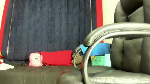 Isabella online show from 12/21/24, 11:01